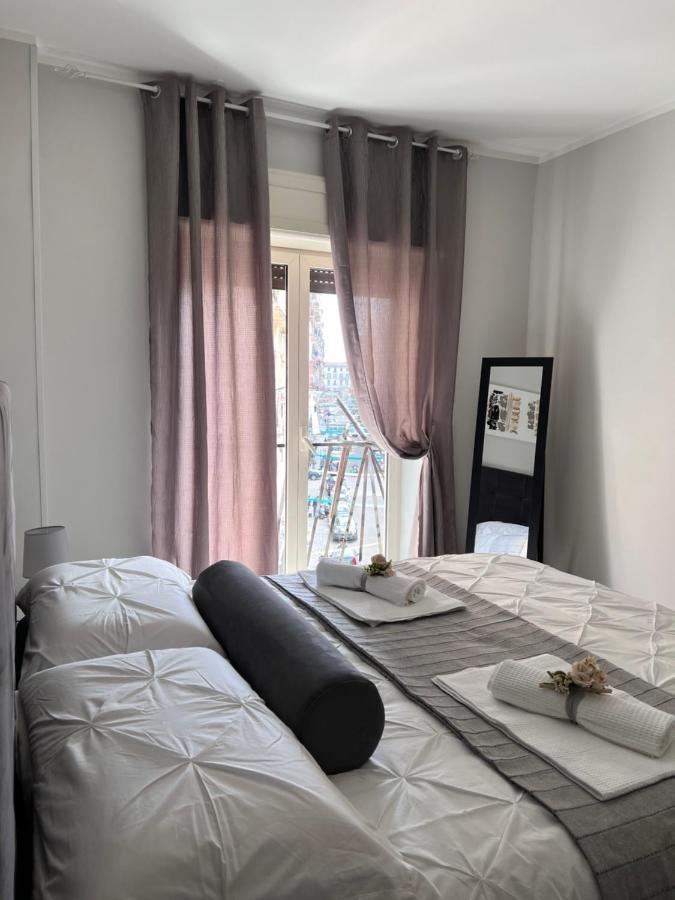 La Casa Di Ale 69 Apartment เนเปิลส์ ภายนอก รูปภาพ