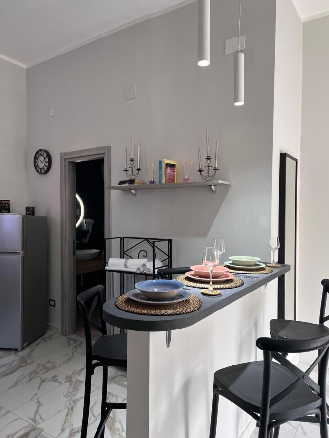La Casa Di Ale 69 Apartment เนเปิลส์ ภายนอก รูปภาพ