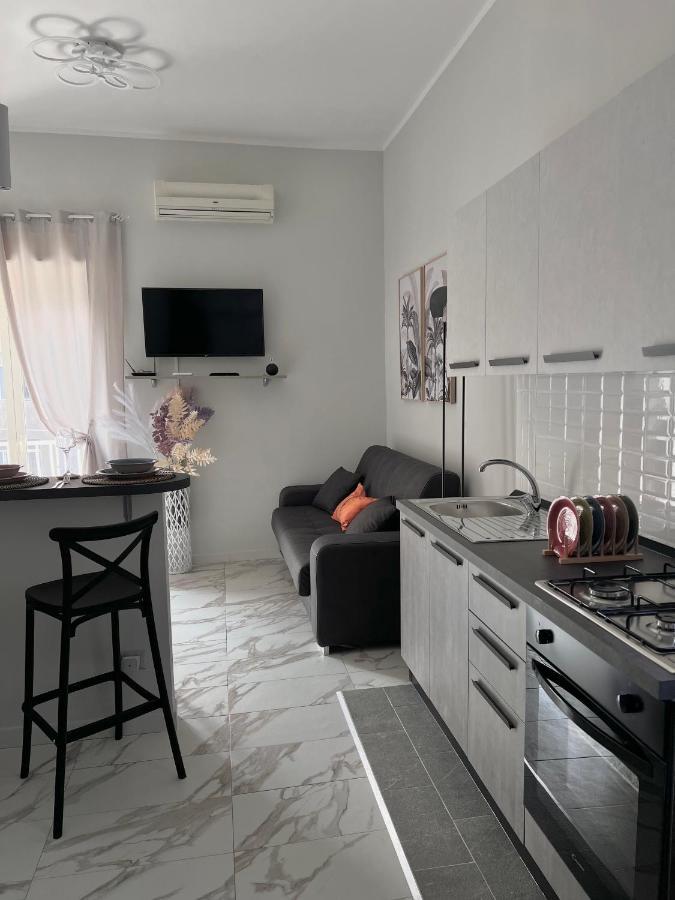 La Casa Di Ale 69 Apartment เนเปิลส์ ภายนอก รูปภาพ
